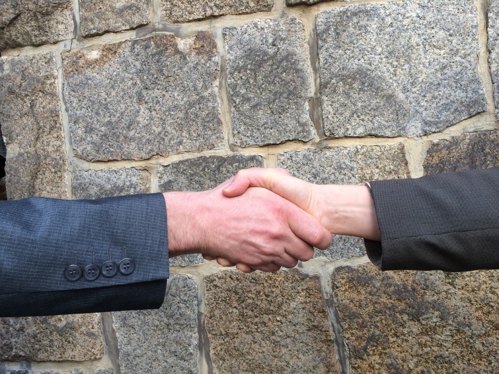 handshake-1205055_1280
